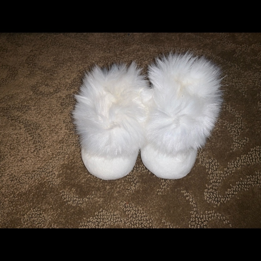 RH Restoration Hardware Luxe Faux Fur Baby Fluffy White Slippers